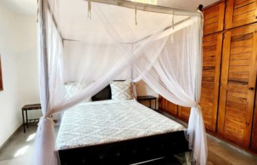 Nianing – Villa 5 chambres avec piscine au bord de la lagune à louer.BV473