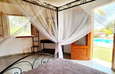 Nianing – Villa 5 chambres avec piscine au bord de la lagune à louer.BV473