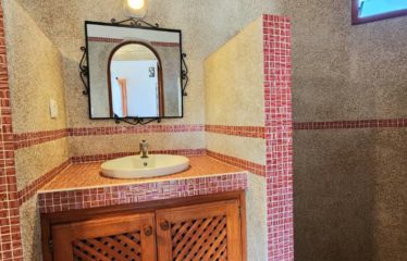 Nianing – Villa 5 chambres avec piscine au bord de la lagune à louer.BV473