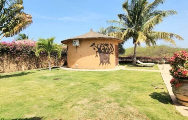 Nianing – Villa 5 chambres avec piscine au bord de la lagune à louer.BV473