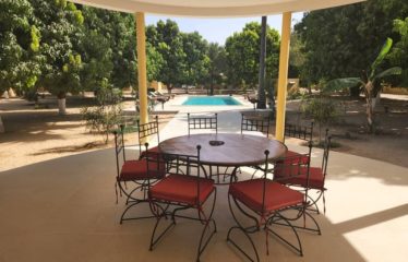 Yayem/Ndangane – Villa atypique avec piscine sur un terrain de 9 000 m2 à vendre.BV471.