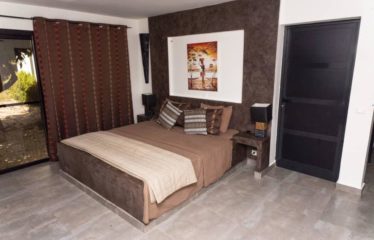 Nguérigne – Sinthiane – Villa contemporaine plain pied 4 chambres avec piscine à vendre.BV468