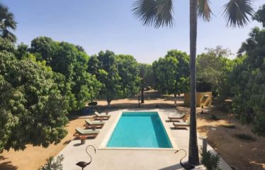Yayem/Ndangane – Villa atypique avec piscine sur un terrain de 9 000 m2 à vendre.BV471.