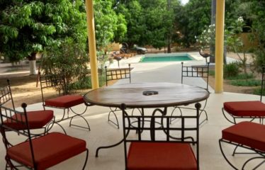 Yayem/Ndangane – Villa atypique avec piscine sur un terrain de 9 000 m2 à vendre.BV471.