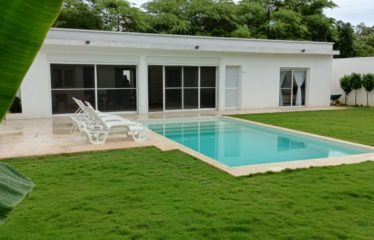 Somone – Villa contemporaine plain pied 4 chambres avec piscine à louer.BV476.