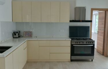 Somone – Villa contemporaine plain pied 4 chambres avec piscine à louer.BV476.
