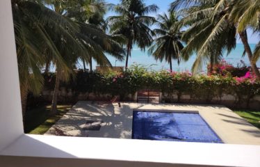 Saly – Villa pieds dans l’eau 6 chambres avec piscine à vendre.BV475.