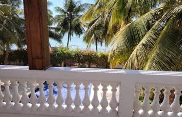 Saly – Villa pieds dans l’eau 6 chambres avec piscine à vendre.BV475.