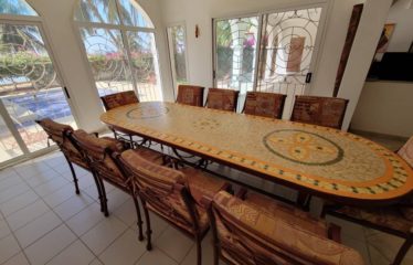 Saly – Villa pieds dans l’eau 6 chambres avec piscine à vendre.BV475.