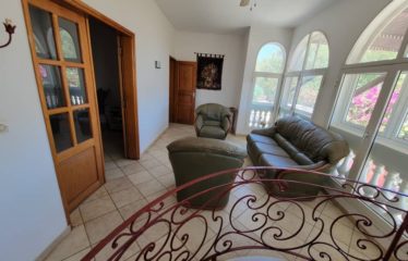 Saly – Villa pieds dans l’eau 6 chambres avec piscine à vendre.BV475.