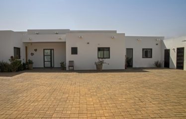 Nguérigne – Villa contemporaine standing 3 chambres et un studio avec piscine à vendre.BV480.