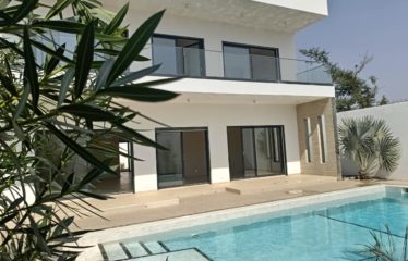 Somone – villa contemporaine neuve de 5 chambres avec piscine à louer.BV479.