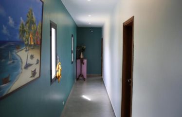 Nguérigne – Villa contemporaine standing 3 chambres et un studio avec piscine à vendre.BV480.