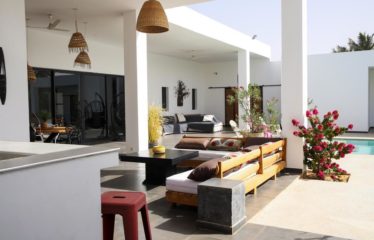 Nguérigne – Villa contemporaine standing 3 chambres et un studio avec piscine à vendre.BV480.