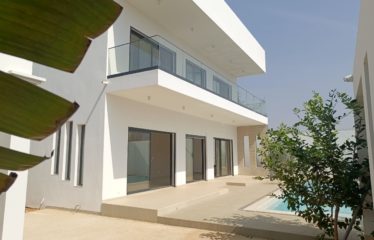 Somone – villa contemporaine neuve de 5 chambres avec piscine à louer.BV479.