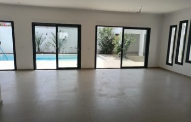 Somone – villa contemporaine neuve de 5 chambres avec piscine à louer.BV479.