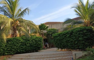 Somone – Villa d&rsquo;architecte 4 chambres avec piscine à vendre.BV482.