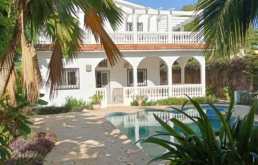 Somone – Villa 5 chambres avec piscine proche de la mer à louer.BV488