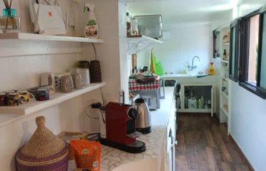 Ngaparou – Villa pieds dans l’eau – 4 chambres avec piscine à vendre.BV487.