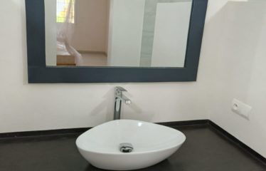 Ngaparou – Villa neuve contemporaine de 3/4 chambres avec piscine à vendre.BV502.