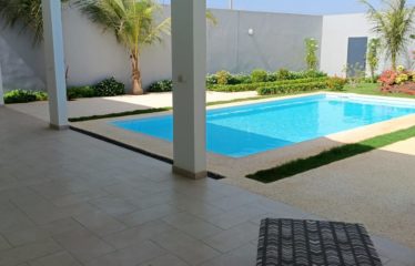Ngaparou – Villa neuve contemporaine de 3/4 chambres avec piscine à vendre.BV502.