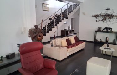 Nianing – Villa moderne originale 5 chambres avec piscine à vendre au bord de la mer.BV497.