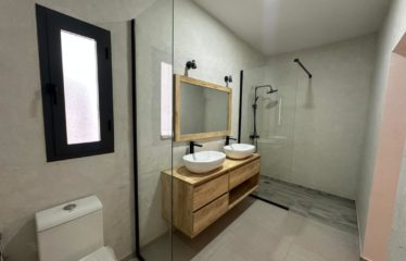 Ngaparou – Villa contemporaine neuve 4 chambres avec piscine à vendre.BV 510.