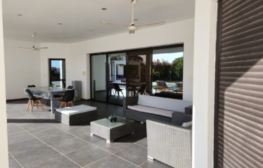 Nguérigne – Villa contemporaine plain pied 4 chambres avec piscine à louer.BV507.