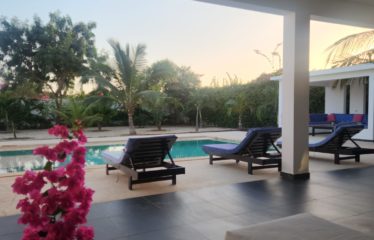 Nguérigne – Villa contemporaine plain pied 4 chambres avec piscine à louer.BV507.