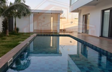 Ngaparou – Villa 3 chambres avec piscine à louer.BV512.