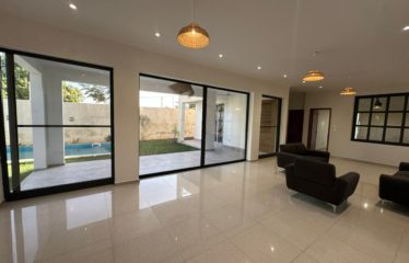 Ngaparou – Villa contemporaine neuve 4 chambres avec piscine à vendre.BV 510.