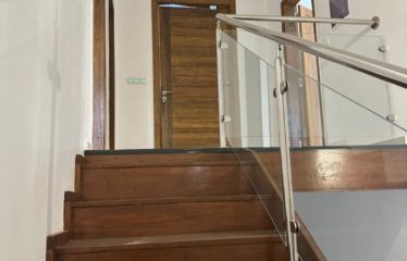 Ngaparou – Villa contemporaine neuve 4 chambres avec piscine à vendre.BV 510.