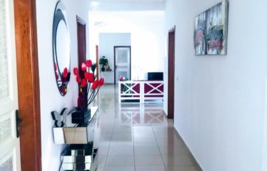 Saly – Villa contemporaine TF plain pied 4 chambres avec piscine proche de la mer à vendre.BV503.