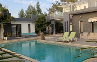 NGUERIGNE : Villa contemporaine 4 chambres avec piscine à vendre.BV436