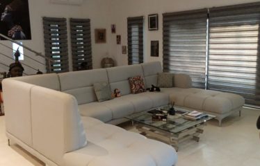 NGUERIGNE : Villa contemporaine 4 chambres avec piscine à vendre.BV436