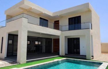 Ngaparou – Villa 4 chambres avec piscine à louer. BV519.