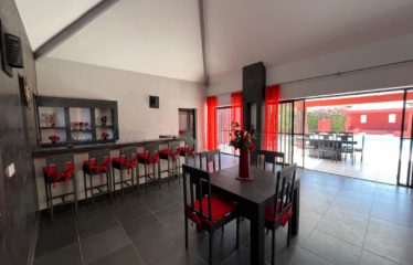 Nguérigne – Villa afro-contemporaine de standing 3 chambres avec piscine à vendre.BV522.
