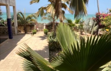 Ngaparou – Villa 4 chambres pieds dans l&rsquo;eau à vendre.BV529.