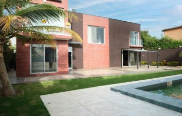 Nguérigne – Villa contemporaine de standing 4 chambres avec piscine en TF à vendre.BV526.