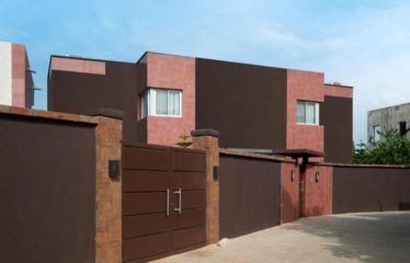 Nguérigne – Villa contemporaine de standing 4 chambres avec piscine en TF à vendre.BV526.