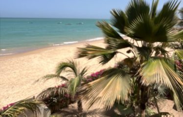 Ngaparou – Villa 4 chambres pieds dans l&rsquo;eau à vendre.BV529.