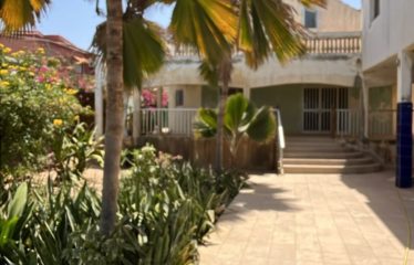 Ngaparou – Villa 4 chambres pieds dans l&rsquo;eau à vendre.BV529.
