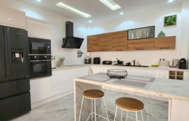 Ngaparou – Villa contemporaine de standing 4 chambres avec piscine à louer.BV524.