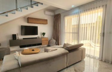 Ngaparou – Villa contemporaine de standing 4 chambres avec piscine à louer.BV525