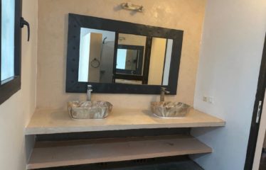 Nguérigne – Villa afro-contemporaine de standing 3 chambres avec piscine à vendre.BV522.