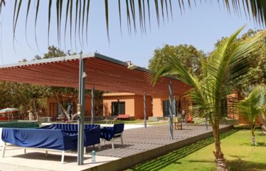 Nguekokh – Keur Gondé – Vaste propriété aménagée avec piscine à vendre.BV535