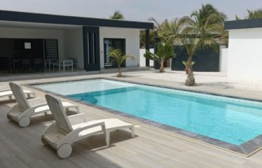 Nguérigne – Villa contemporaine 3 chambres dont 1 indépendante avec piscine à louer.BV536.