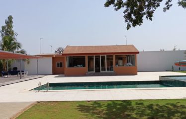 Nguekokh – Keur Gondé – Vaste propriété aménagée avec piscine à vendre.BV535